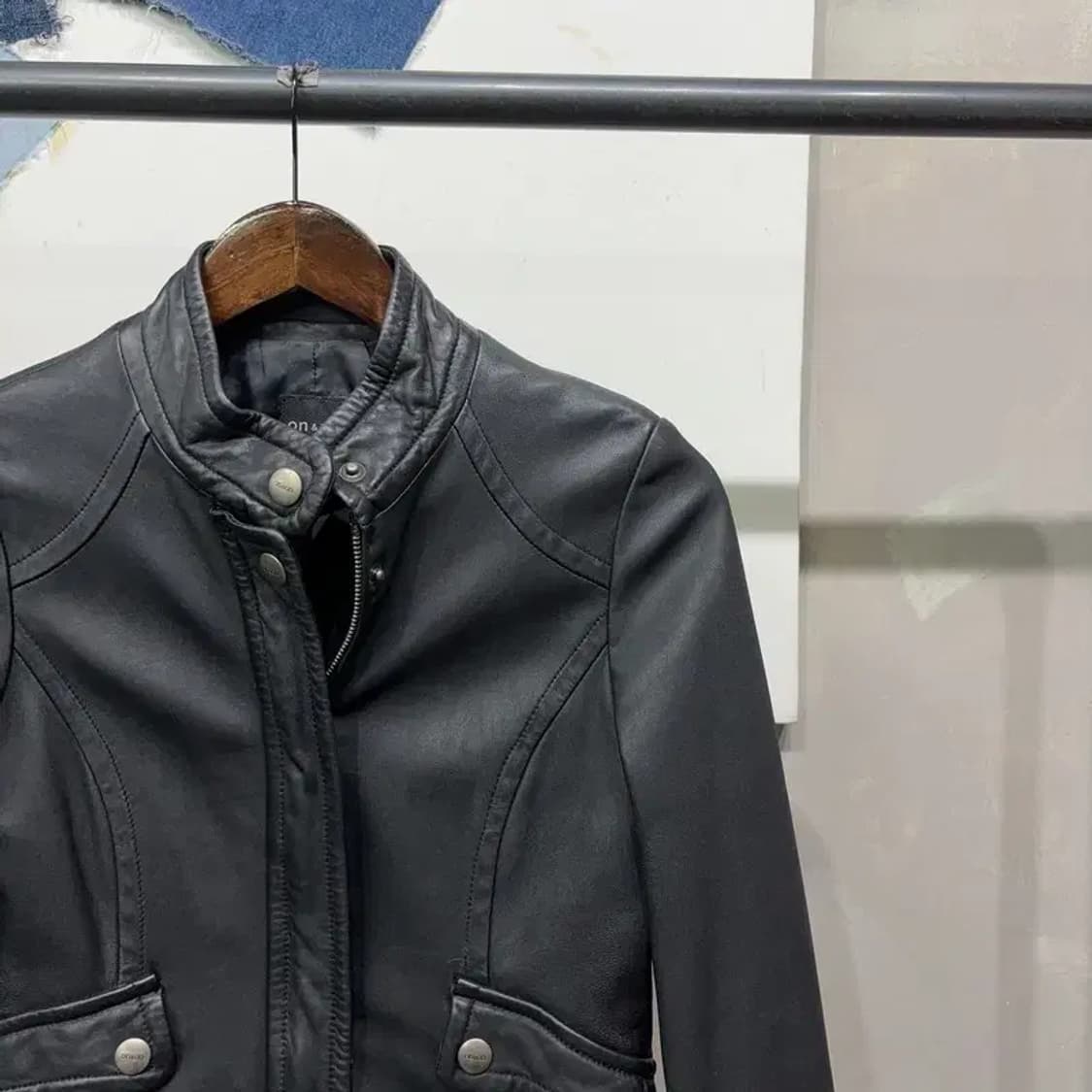 (55) 온앤온 여성 캐주얼 양가죽 라이더 자켓 상품이미지3