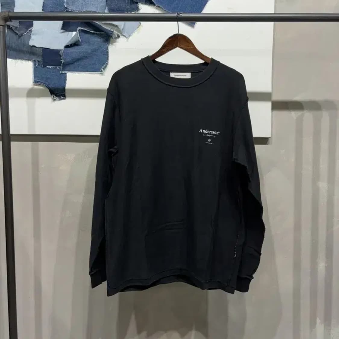 (100) 앤더슨벨 스트릿 캐주얼 로고 자수 긴팔 티 상품이미지1