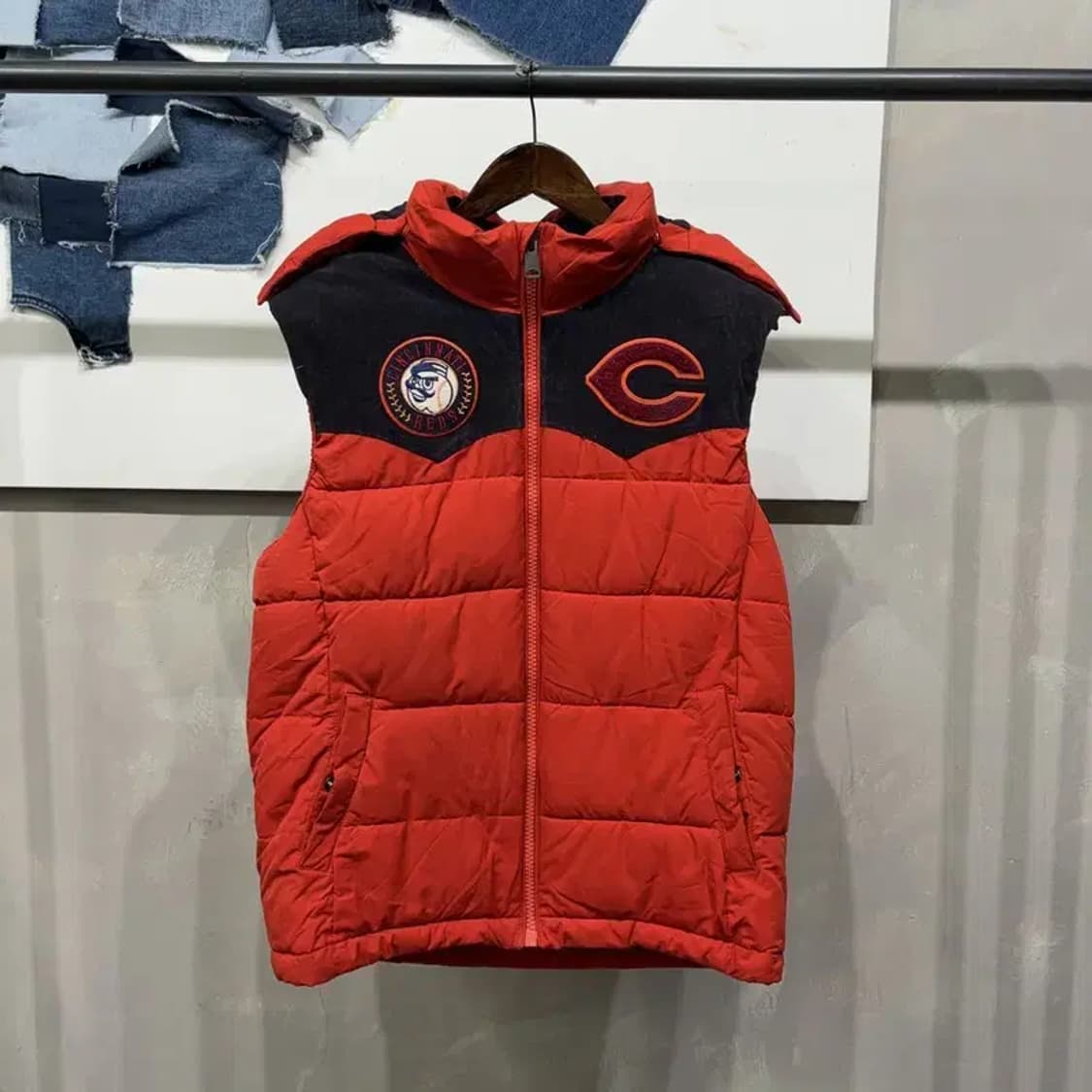 (100) MLB 야구 신시네티 레드스 배색 후드 패딩 조끼 상품이미지1