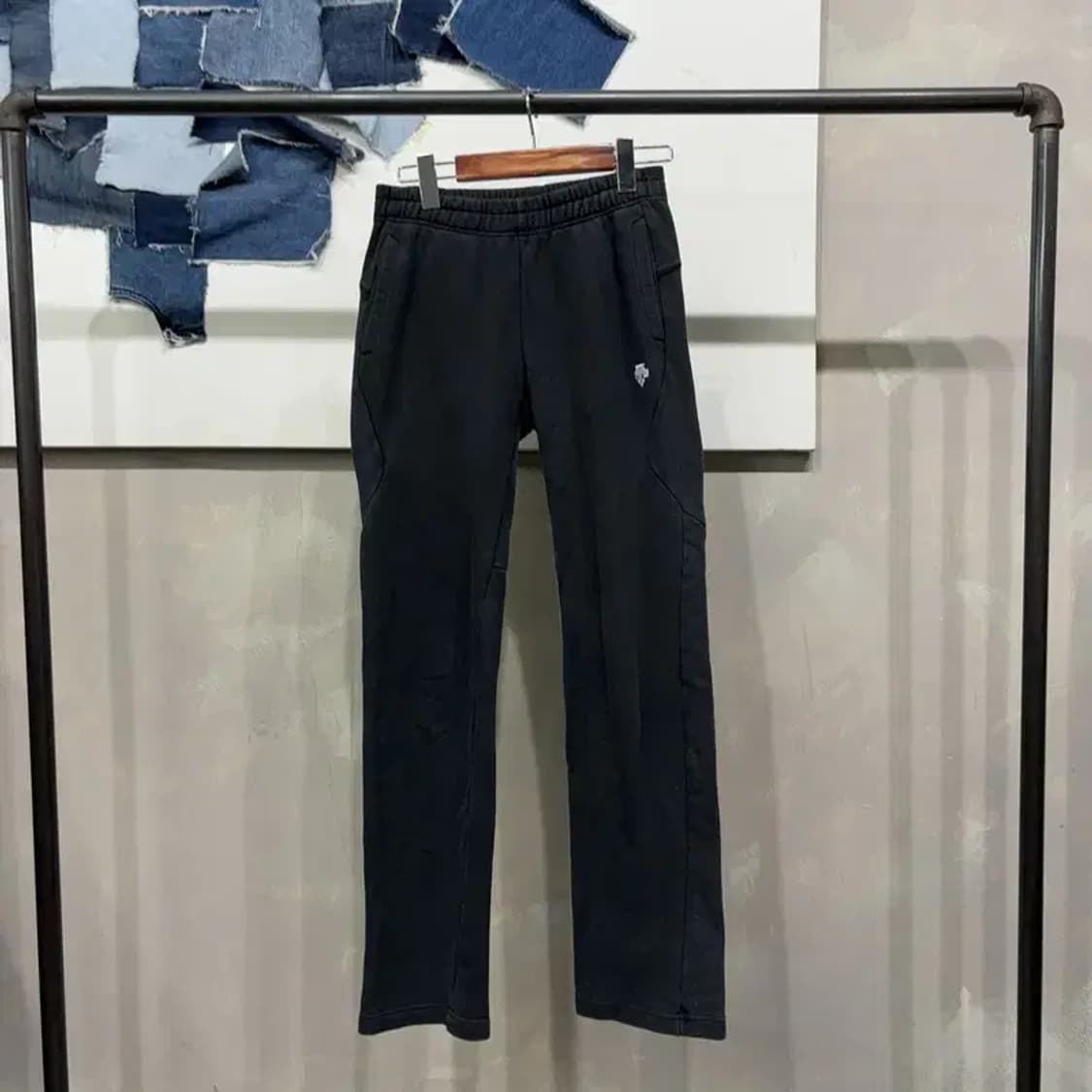 (23~25인치) 데상트 여성 캐주얼 밴딩 운동바지 팬츠 상품이미지1