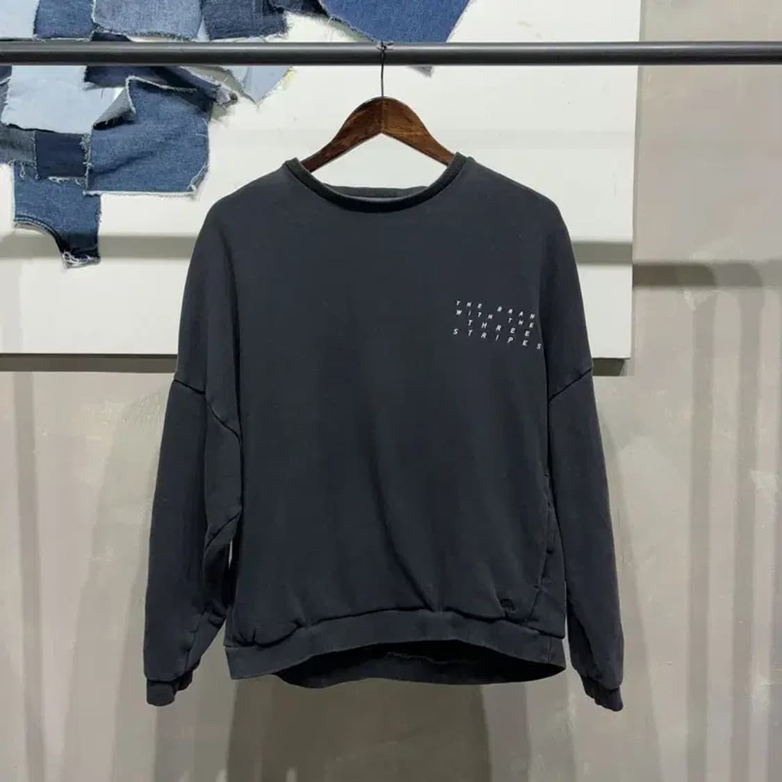 (95) 아디다스 캐주얼 레터링 자수 맨투맨 긴팔 티 상품이미지1