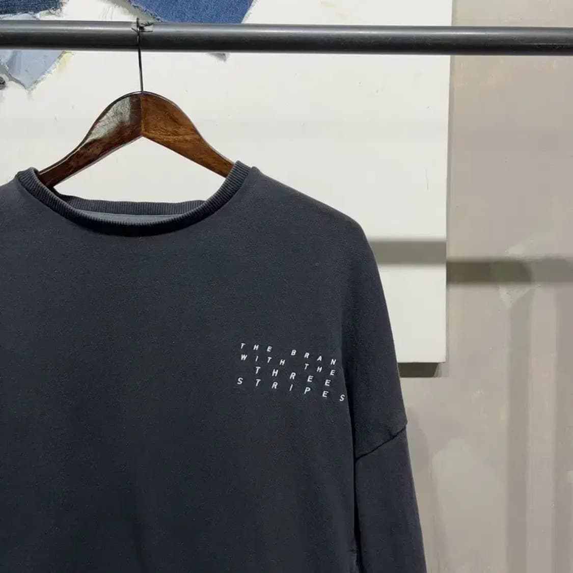 (95) 아디다스 캐주얼 레터링 자수 맨투맨 긴팔 티 상품이미지3