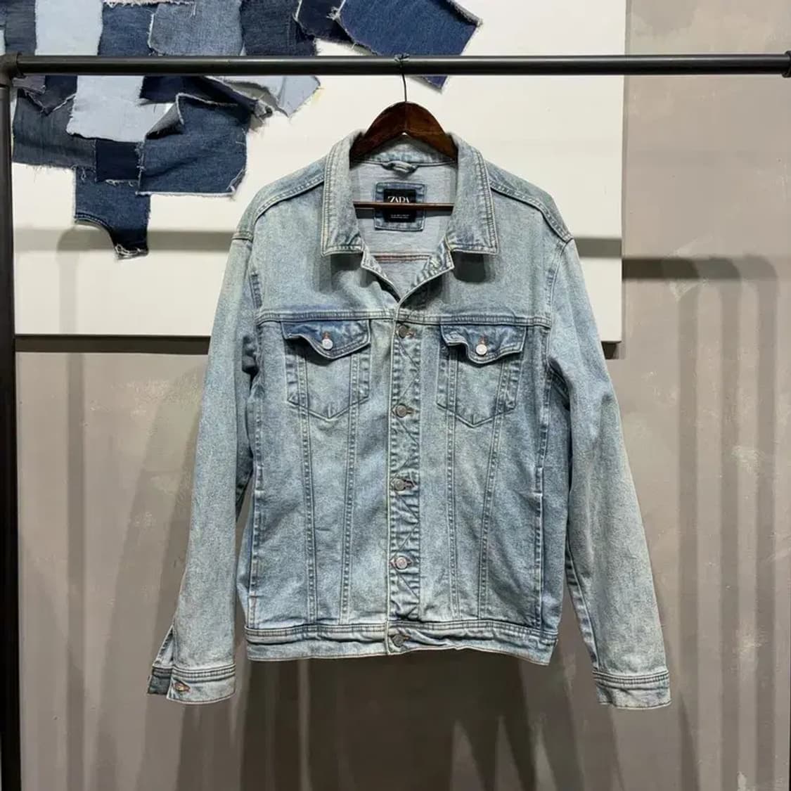 (105) 자라 ZARA 캐주얼 워싱 연청데님 트러커 청자켓 상품이미지1