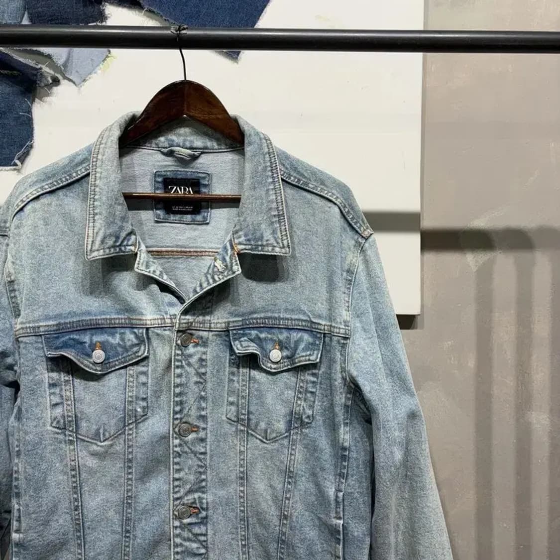 (105) 자라 ZARA 캐주얼 워싱 연청데님 트러커 청자켓 상품이미지3