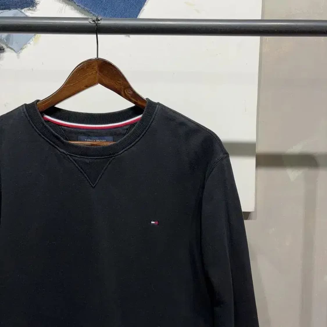 (105) 타미힐피거 캐주얼 블랙 맨투맨 긴팔 티 상품이미지3