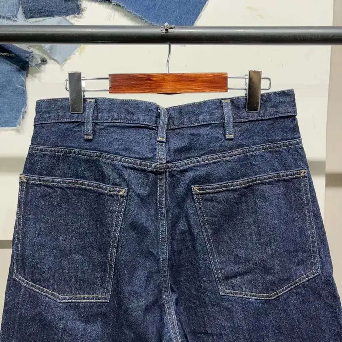 (31인치) 유니클로U 캐주얼 생지 진청바지 9부 데님팬츠 상품이미지4