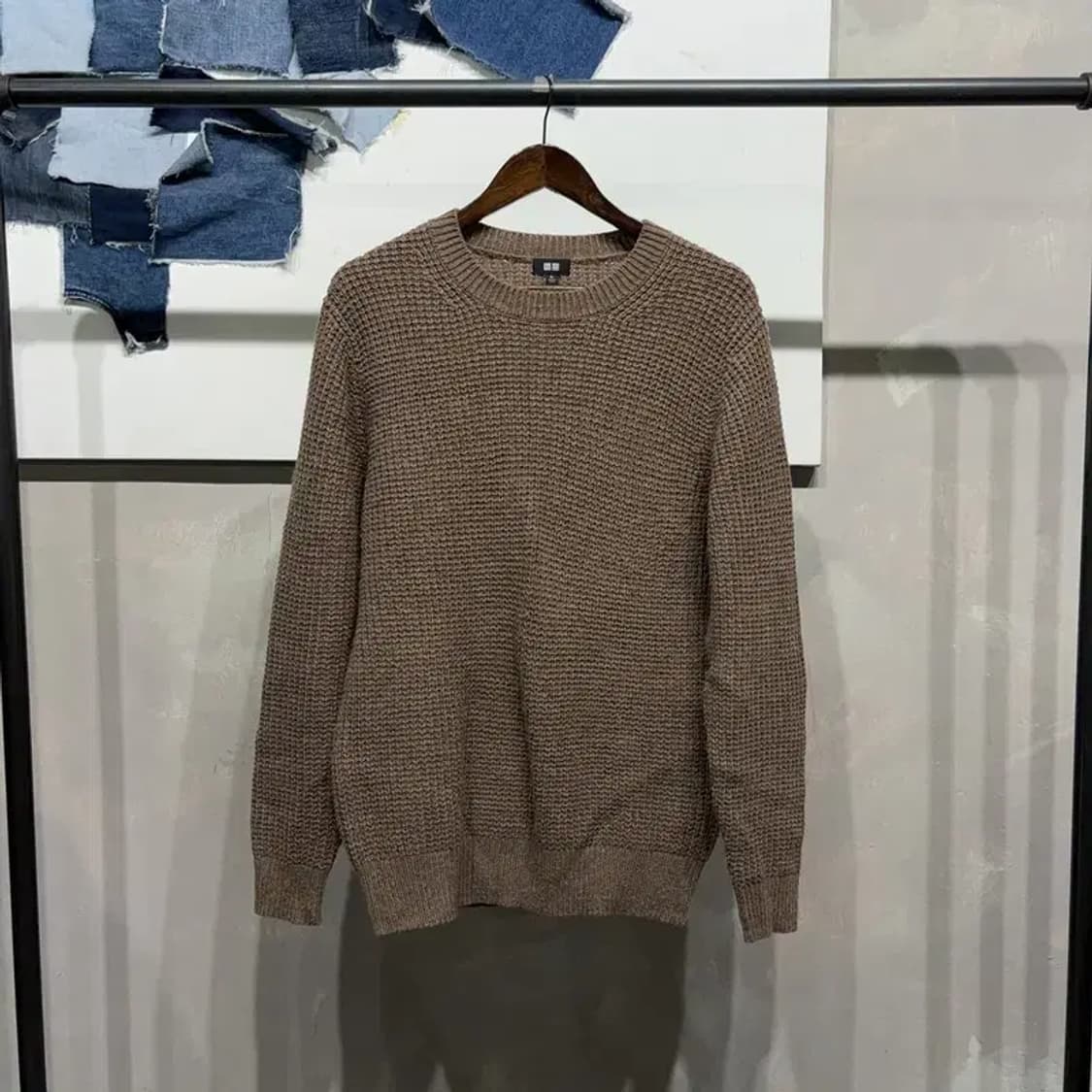 (105) 유니클로 캐주얼 베이직 라운드 니트 상품이미지1