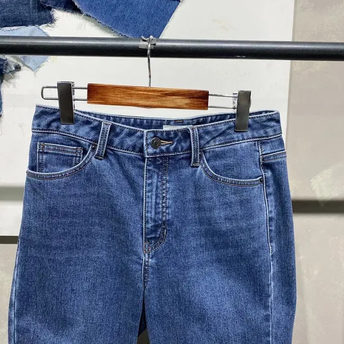 (28인치) 게스 여성 캐주얼 기모 진청바지 데님팬츠 상품이미지2