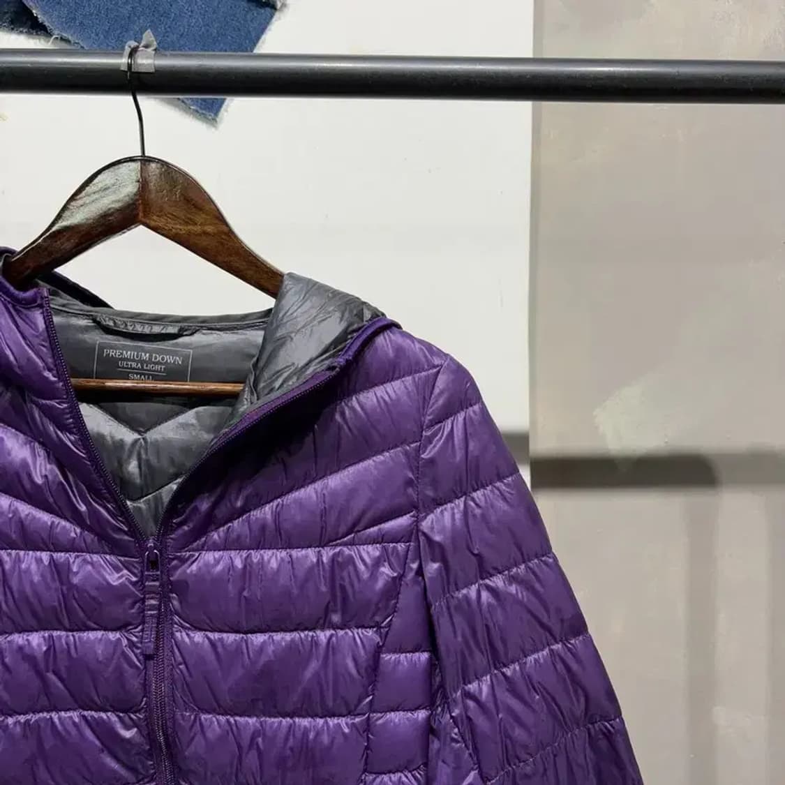 (85) 유니클로 여성 캐주얼 울트라 라이트다운 경량패딩 상품이미지3