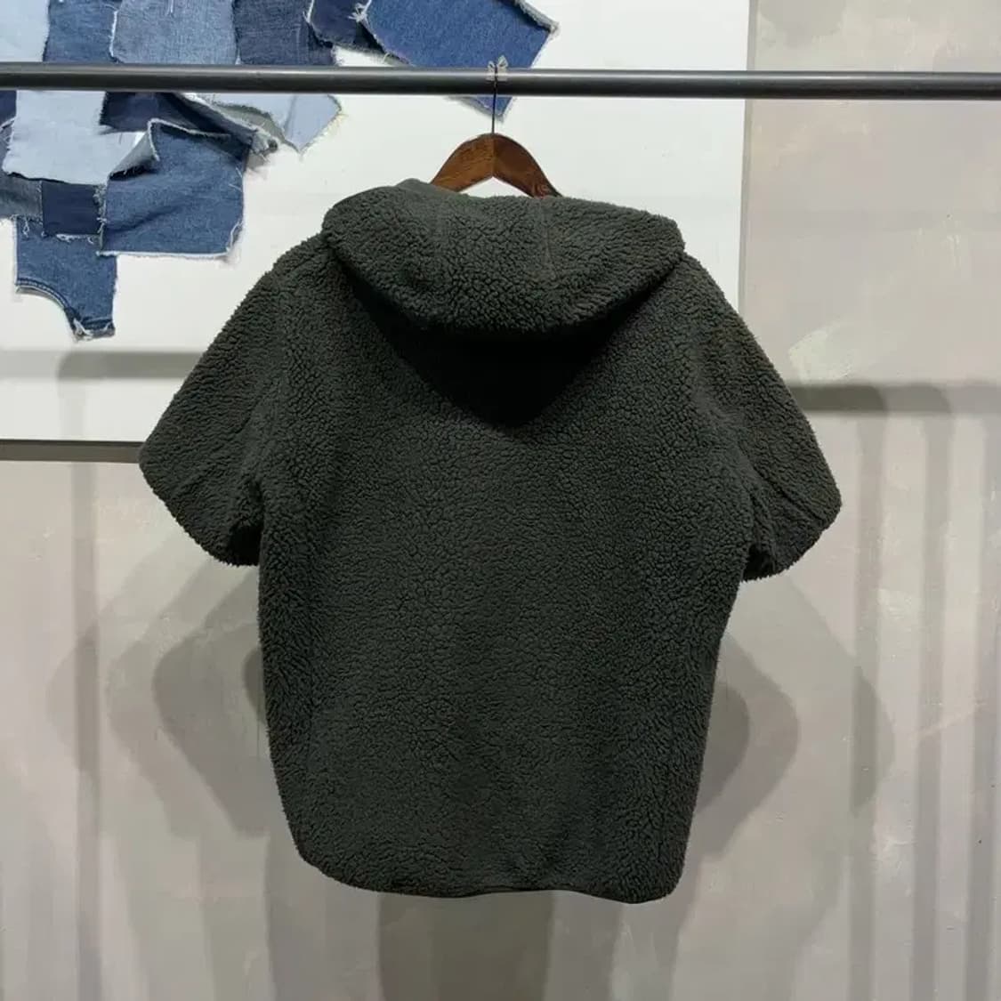 (100) 유니클로 캐주얼 양털 뽀글이 반팔 후리스 자켓 상품이미지5
