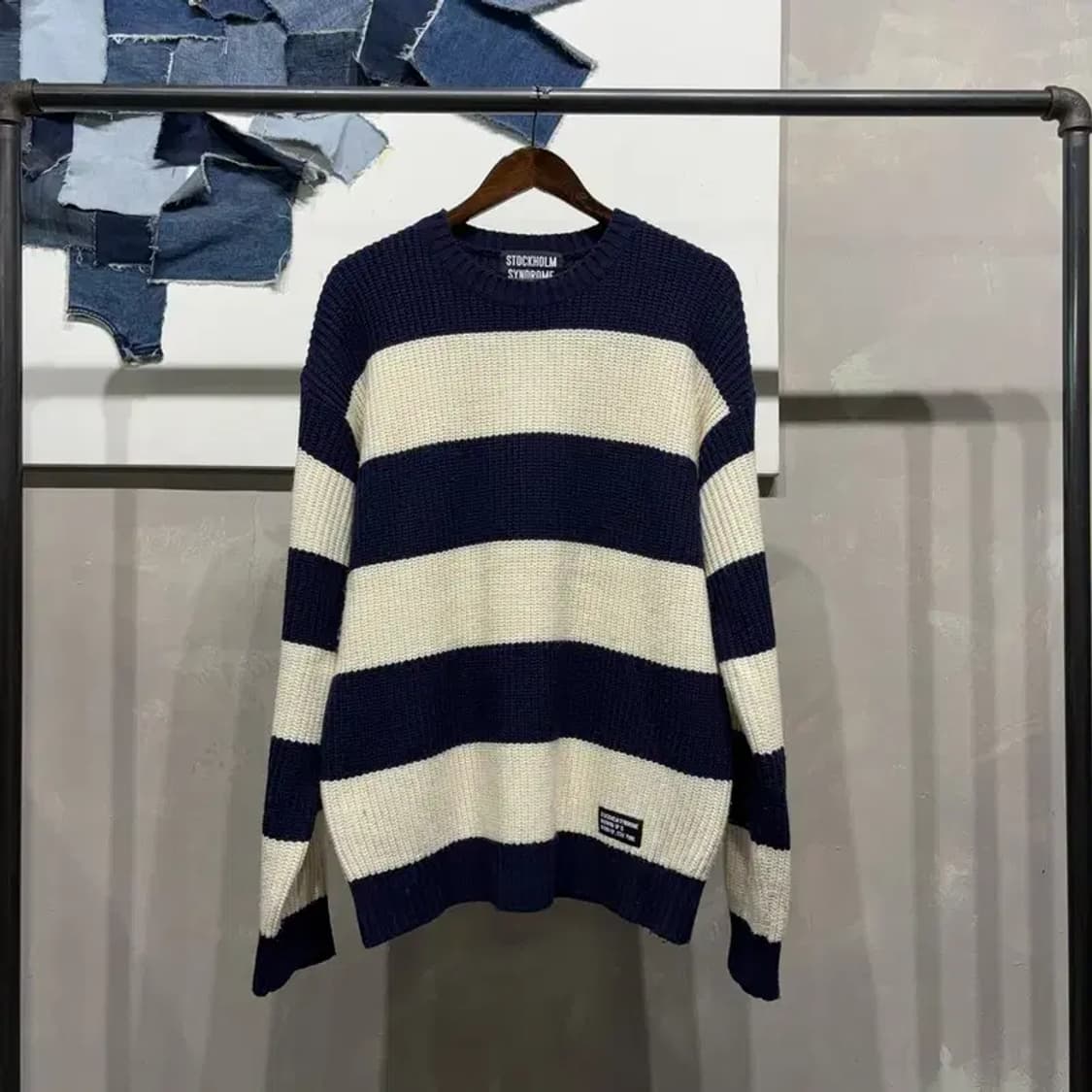 (105) 스톡홀름신드롬 스트릿 캐주얼 네이비 스트라이프 니트 상품이미지1