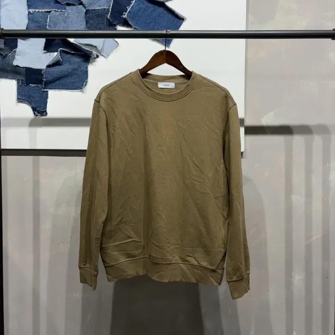 (100) 앤드지 캐주얼 기모 라운드 맨투맨 긴팔 티 상품이미지1