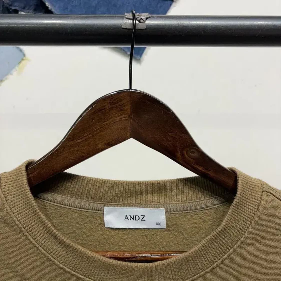 (100) 앤드지 캐주얼 기모 라운드 맨투맨 긴팔 티 상품이미지2