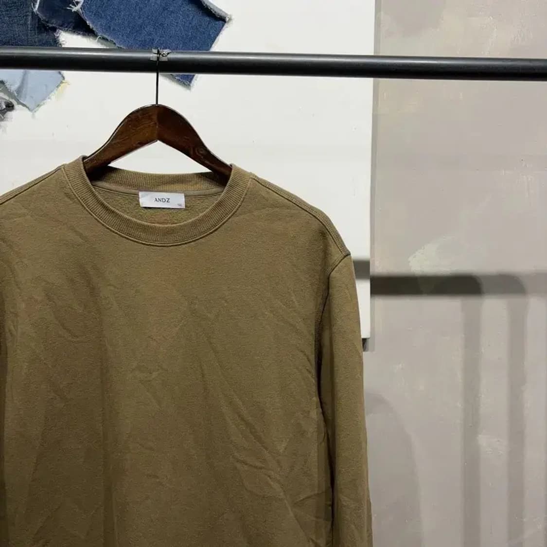 (100) 앤드지 캐주얼 기모 라운드 맨투맨 긴팔 티 상품이미지3