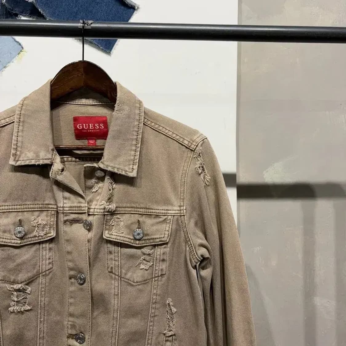 (90) 게스 여성 캐주얼 베이지 데님 트러커 자켓 상품이미지3