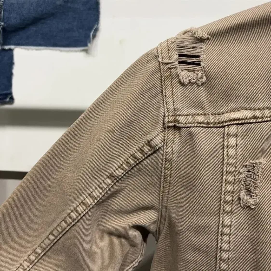 (90) 게스 여성 캐주얼 베이지 데님 트러커 자켓 상품이미지6