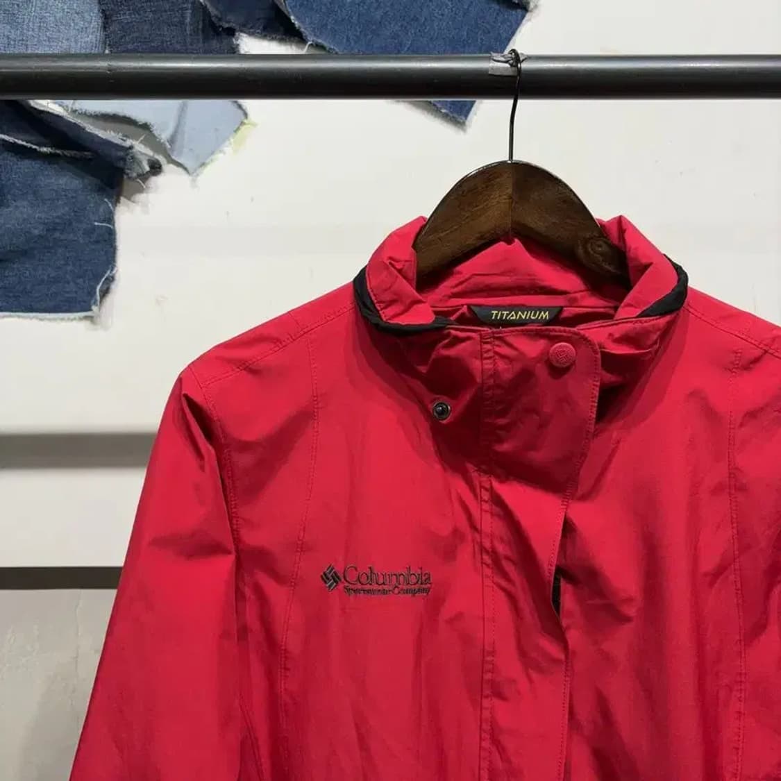 (95) 콜롬비아 여성 티타늄 등산 고어텍스 바람막이 자켓 상품이미지3