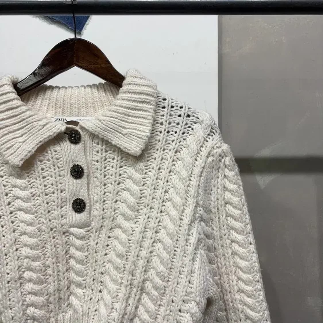 (95) 자라 ZARA 여성 울 꽈배기 케이블 크롭 카라 니트 상품이미지3