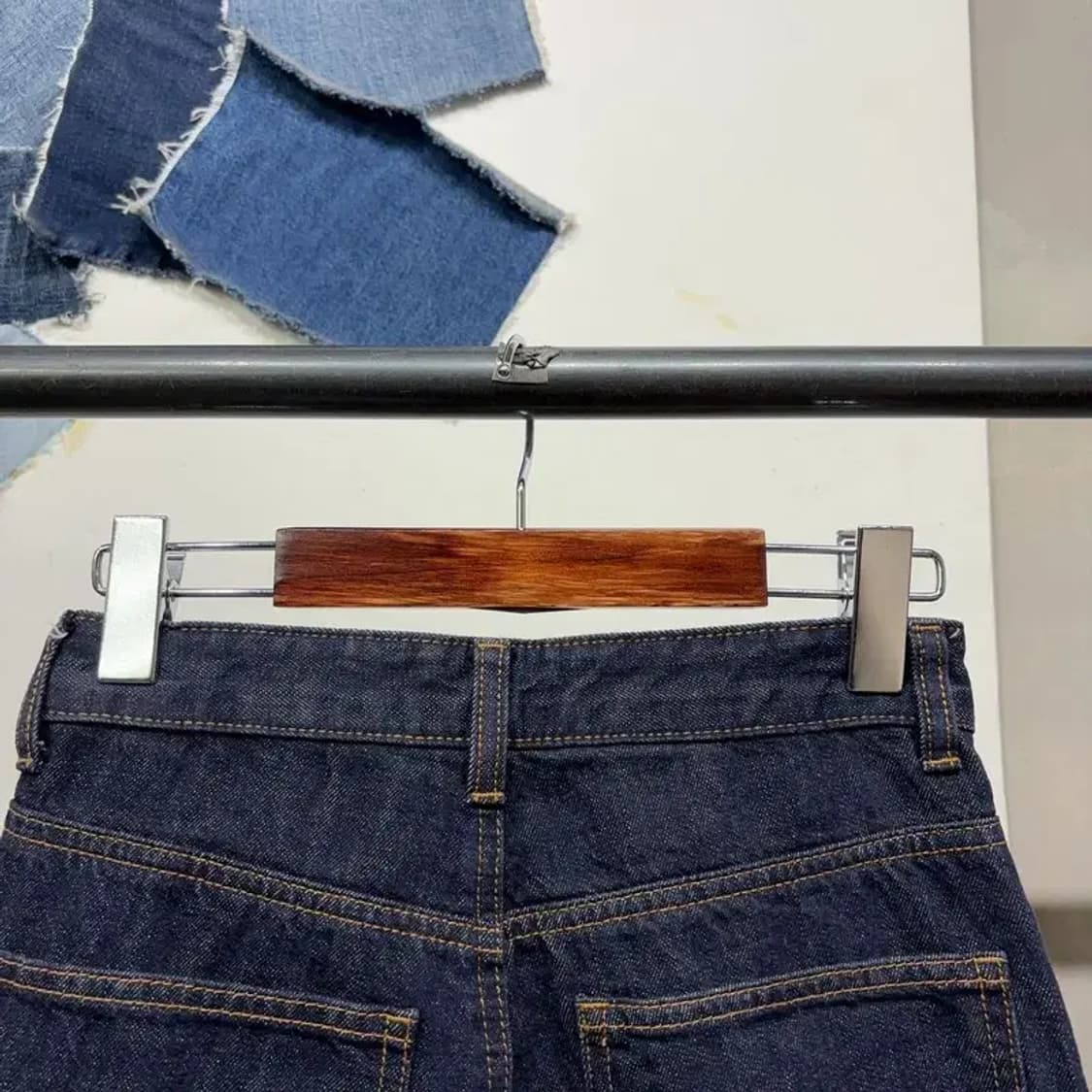 (24인치) 에잇세컨즈 여성 캐주얼 생지 진청바지 카펜터 데님팬츠 상품이미지4