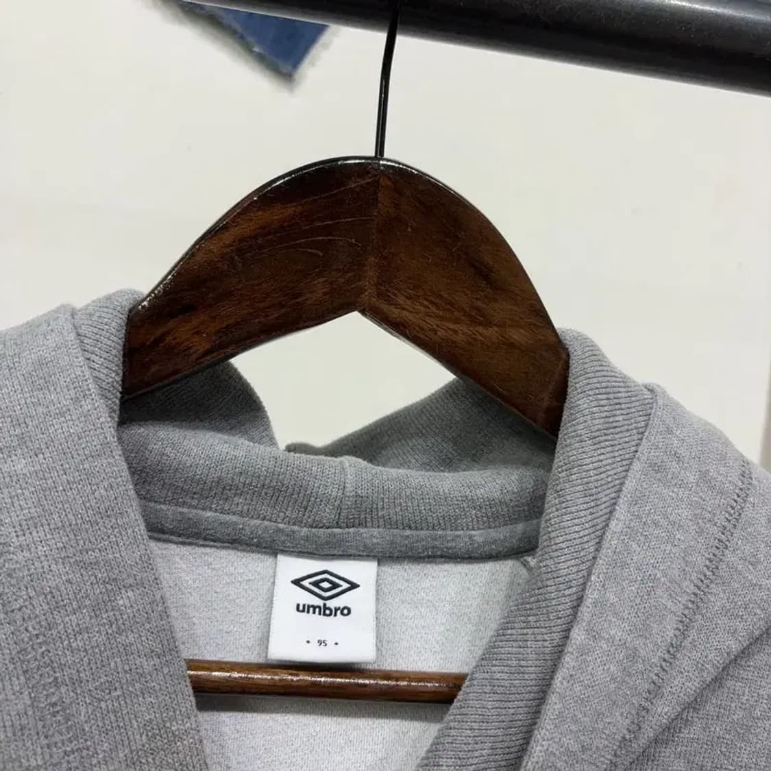 (95) 엄브로 스트릿 캐주얼 그레이 프린팅 후드티 상품이미지2