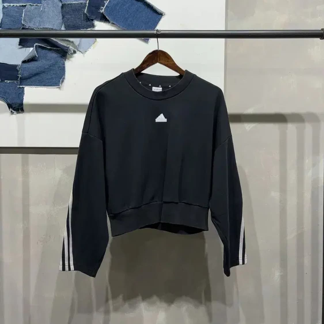 (100) 아디다스 여성 캐주얼 가오리핏 맨투맨 긴팔 티 상품이미지1