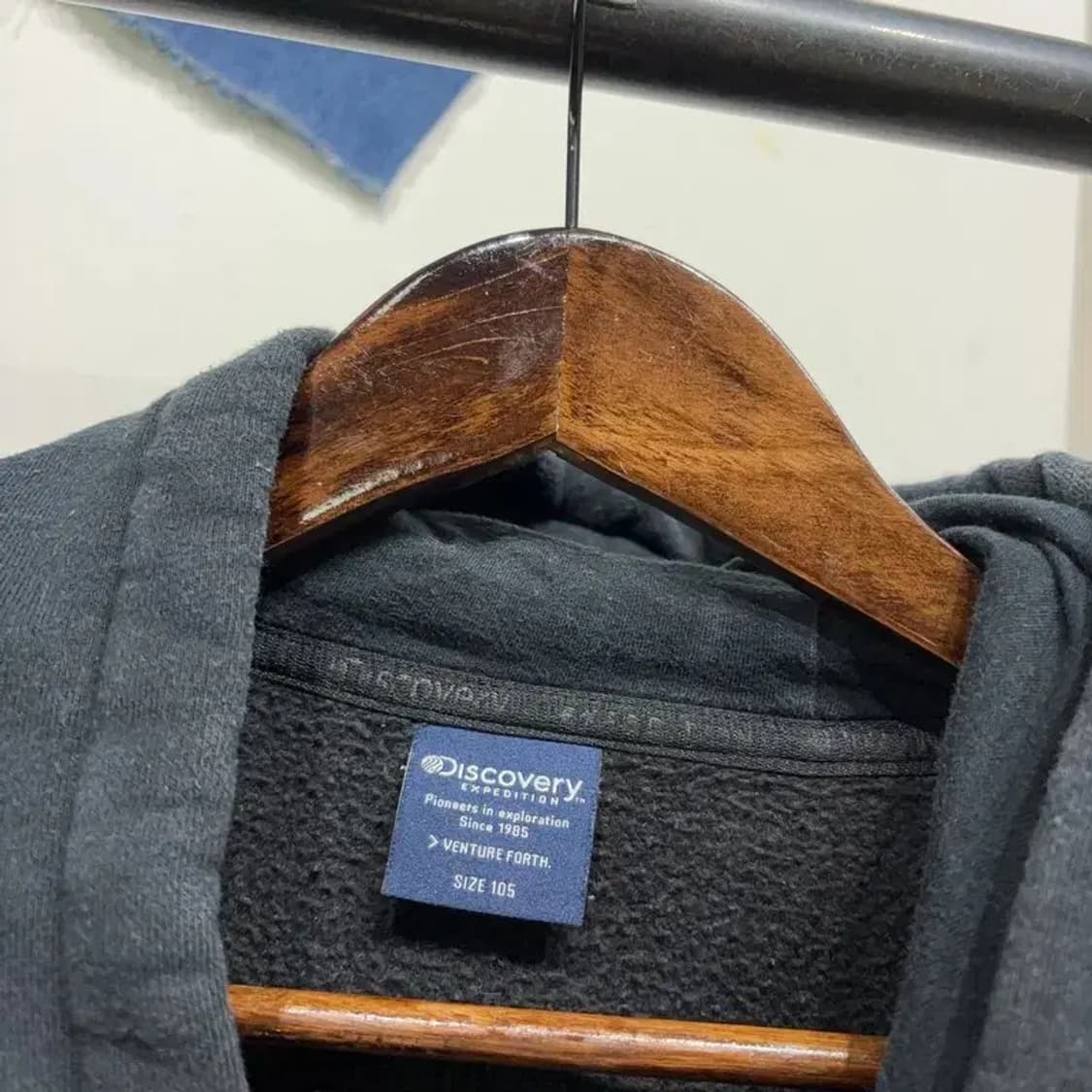 (105) 디스커버리 캐주얼 아웃도어 자수 기모 후드티 상품이미지2