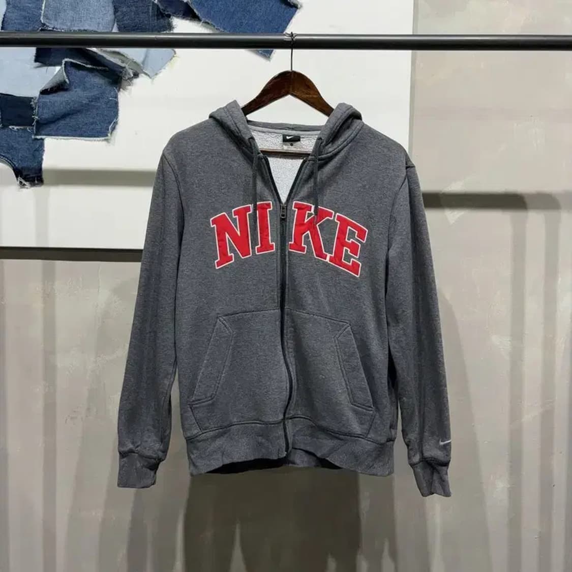 (95) 나이키 여성 스트릿 빅로고 자수 기모 후드집업 자켓 상품이미지1