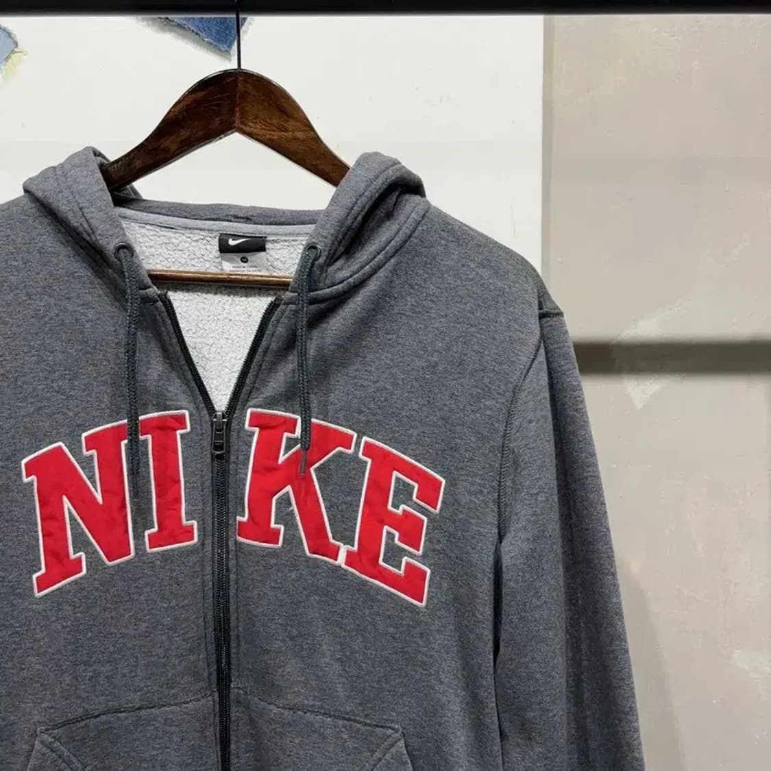 (95) 나이키 여성 스트릿 빅로고 자수 기모 후드집업 자켓 상품이미지3