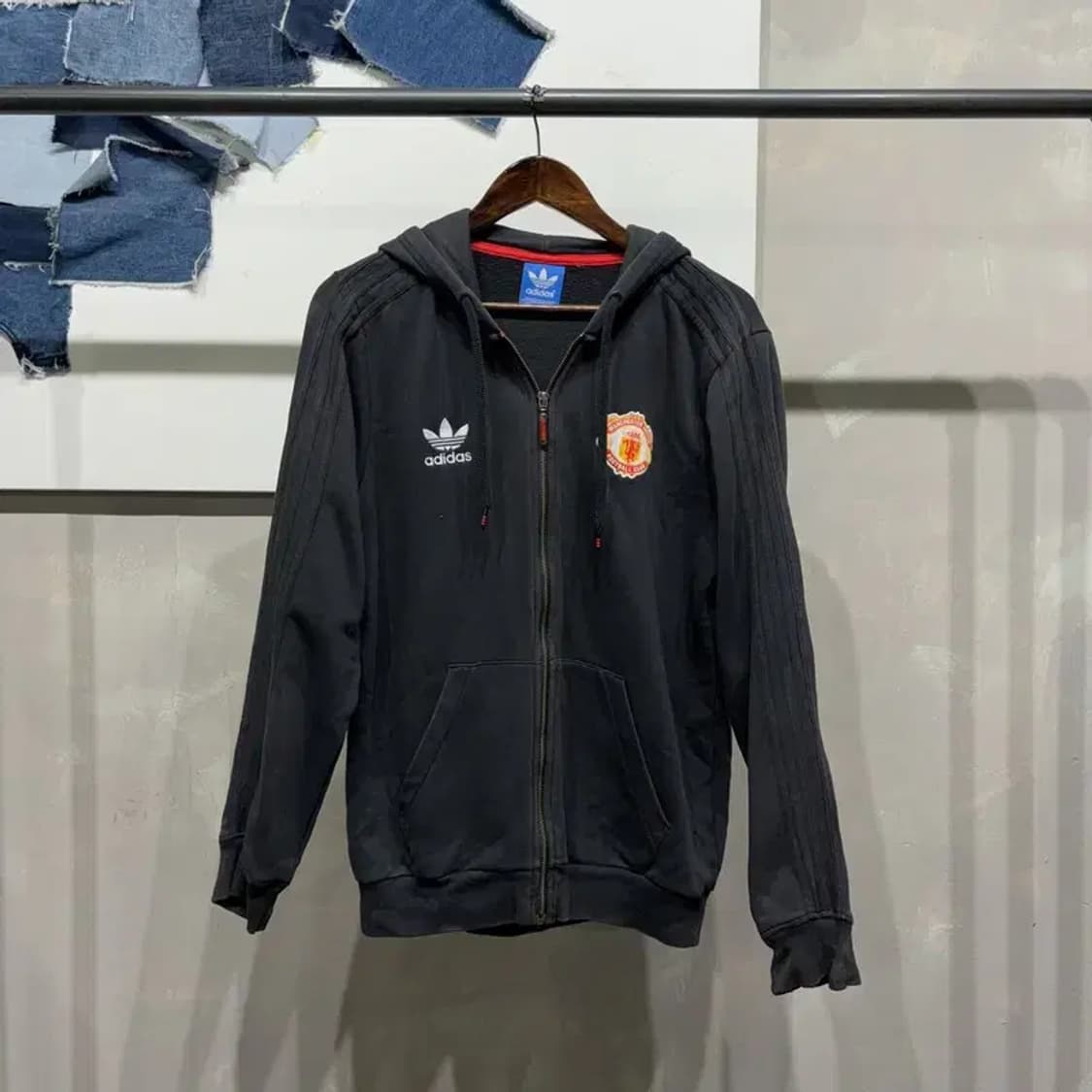 (95) 아디다스 맨유 축구 스트릿 기모 후드집업 자켓 상품이미지1