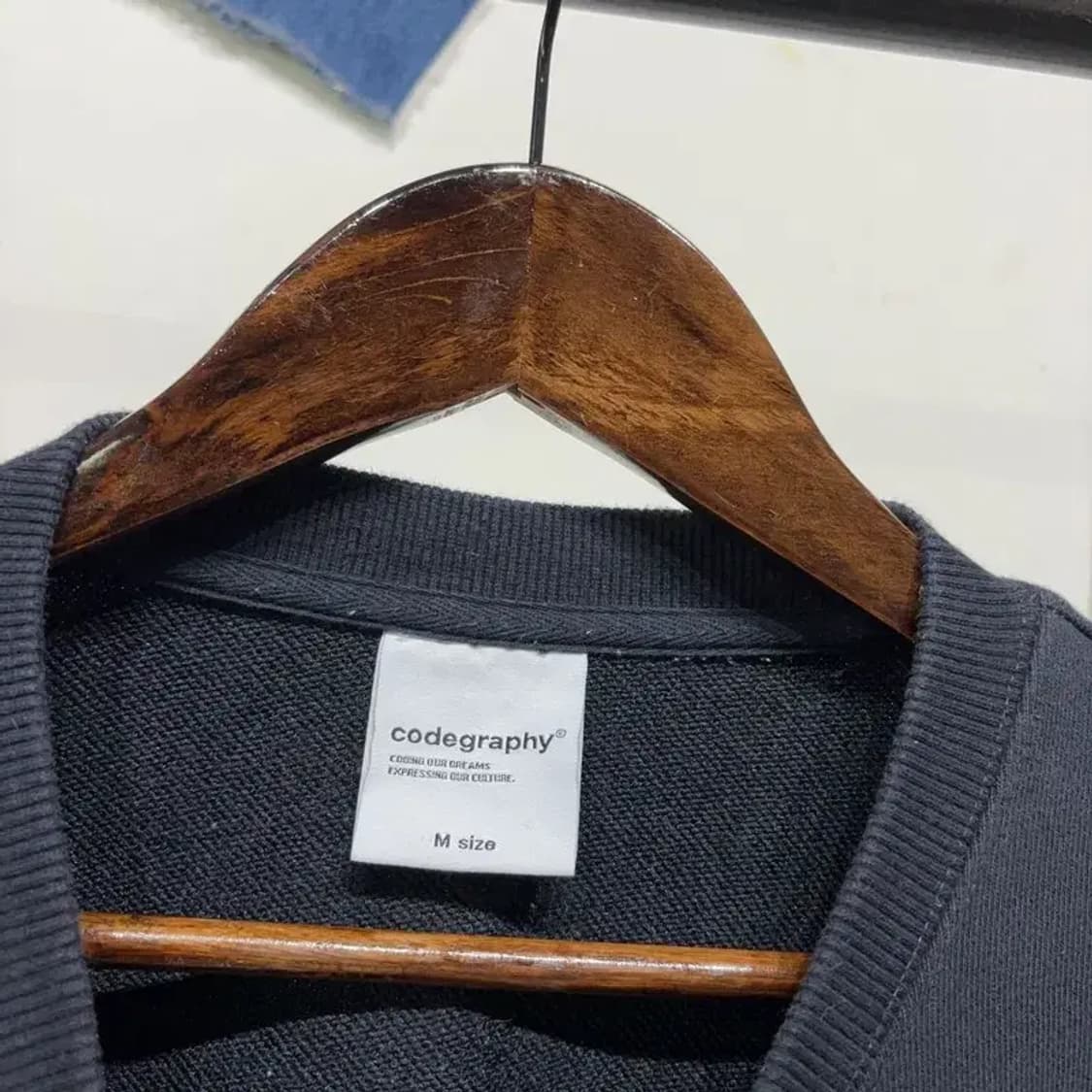 (95) 코드그라피 스트릿 자수 네이비 맨투맨 긴팔 티 상품이미지2