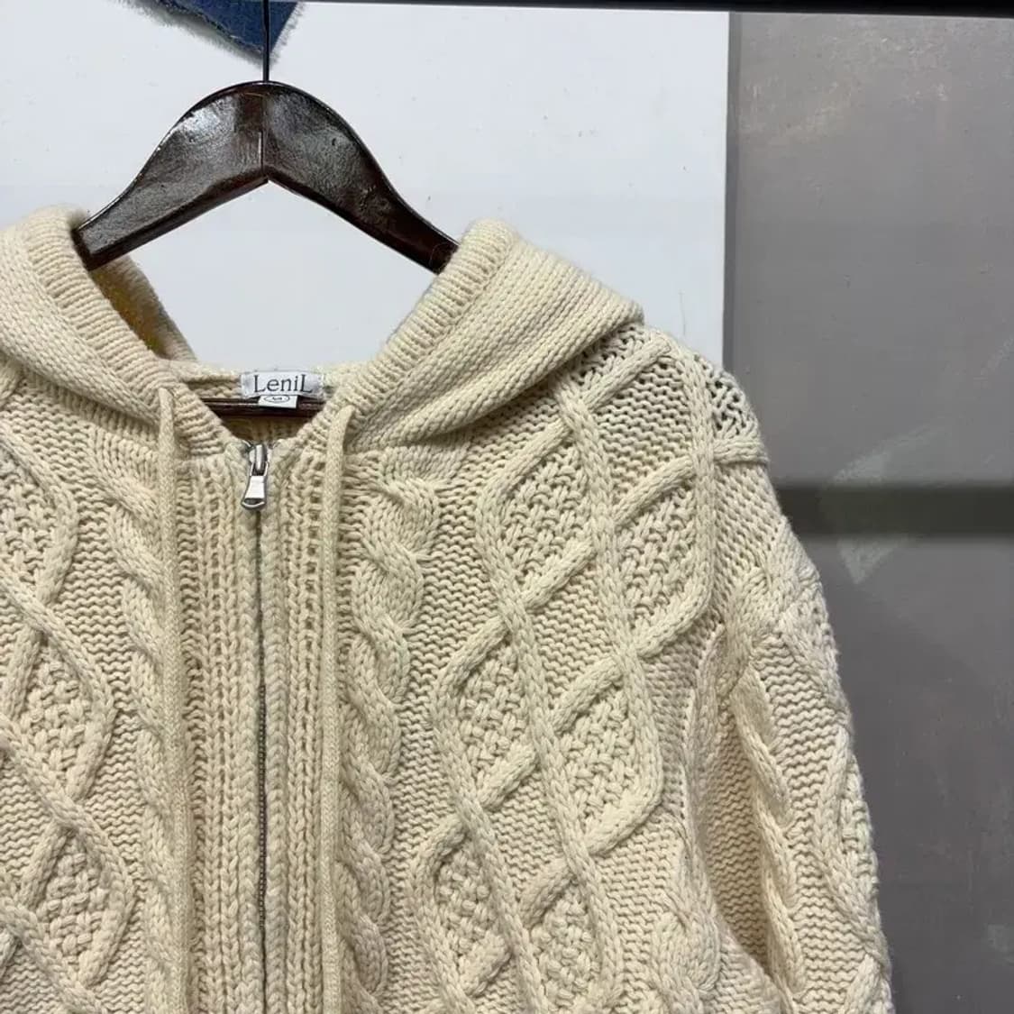 (90) 르닐 여성 캐주얼 꽈배기 케이블 니트 후드집업 자켓 상품이미지3