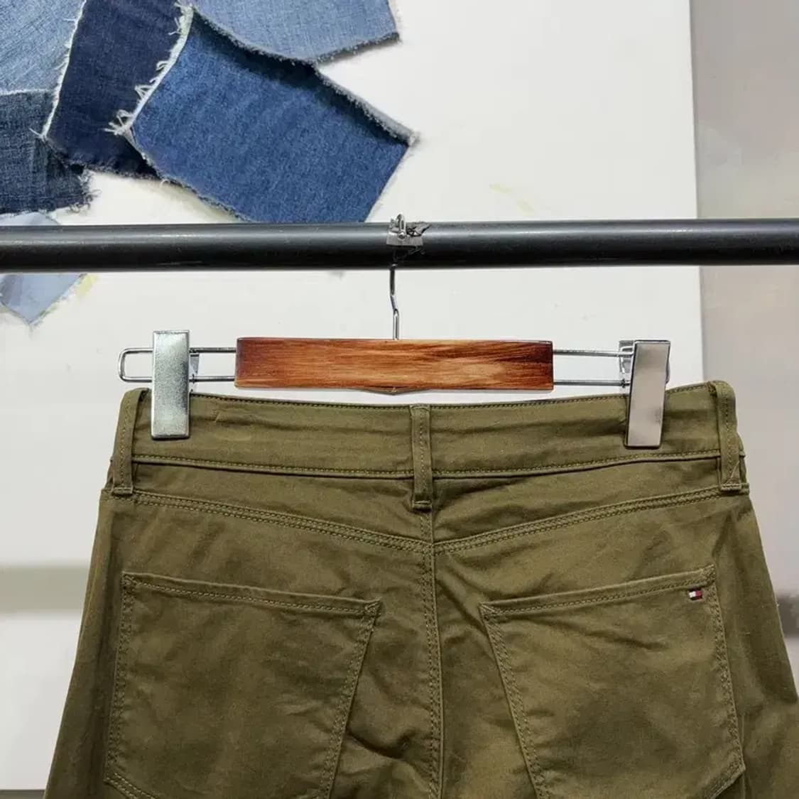 (26인치) 타미힐피거 여성 캐주얼 슬림핏 코튼팬츠 바지 상품이미지4