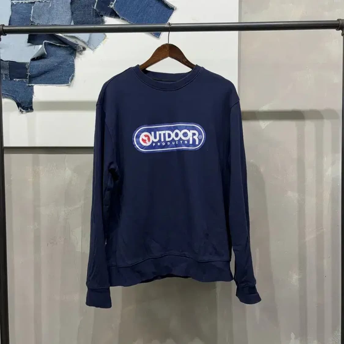 (100) 아웃도어프로덕츠 캐주얼 프린팅 맨투맨 긴팔 티 상품이미지1