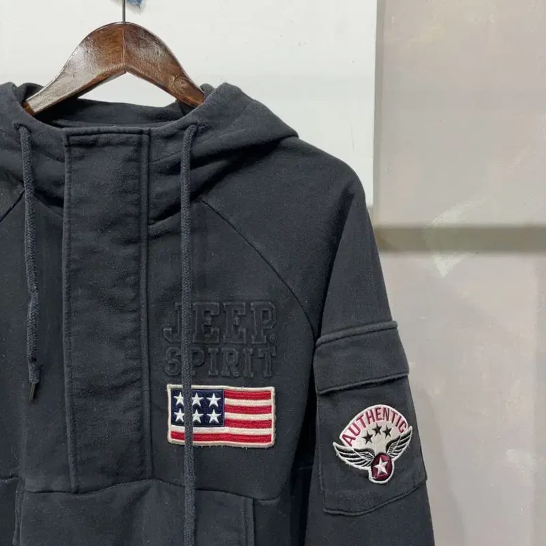 (100) 지프 스트릿 캐주얼 와펜 자수 아노락 후드티 상품이미지3