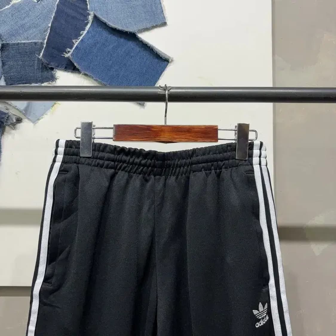 (30~32인치) 아디다스 캐주얼 밴딩 검흰 조거팬츠 츄리닝바지 상품이미지2