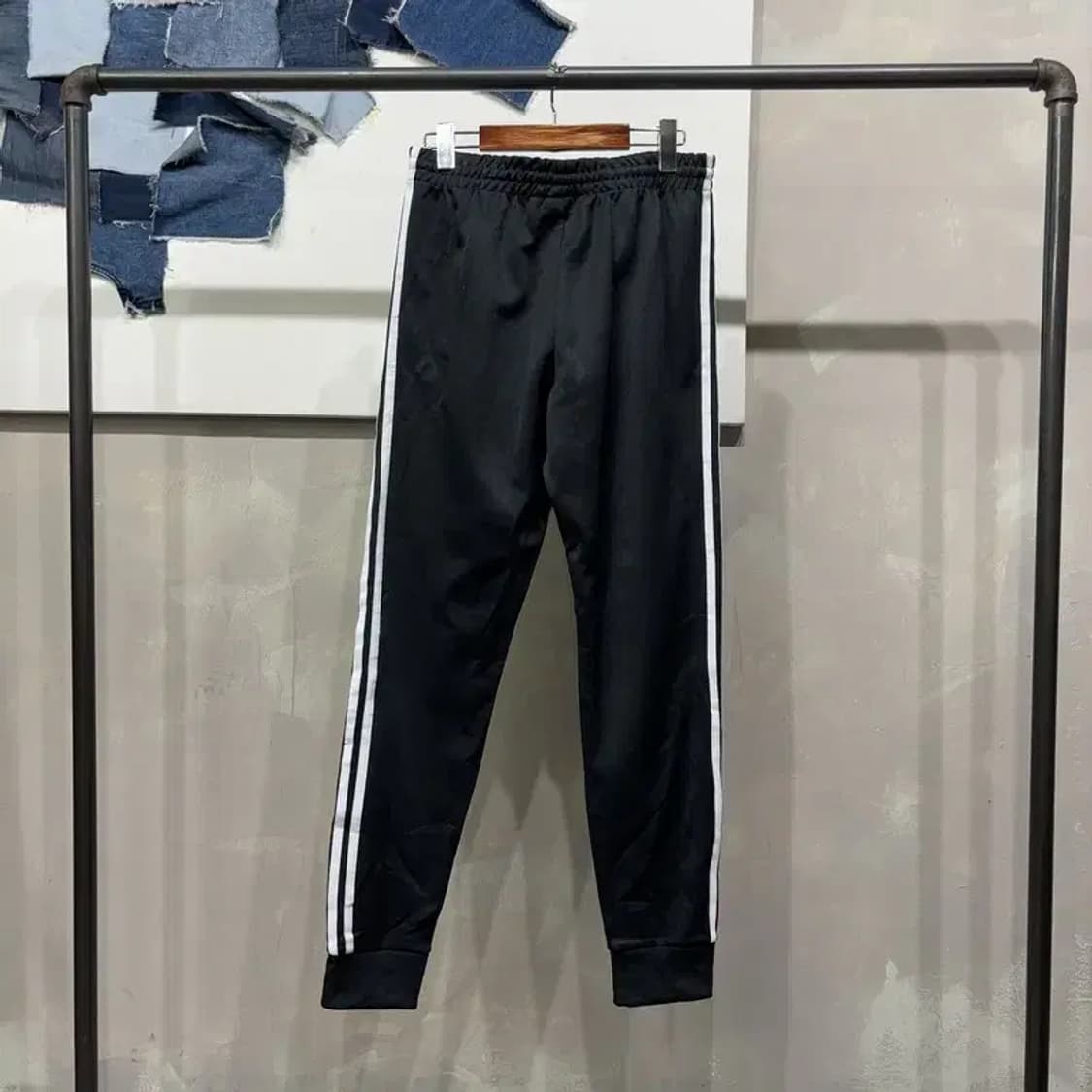 (30~32인치) 아디다스 캐주얼 밴딩 검흰 조거팬츠 츄리닝바지 상품이미지3