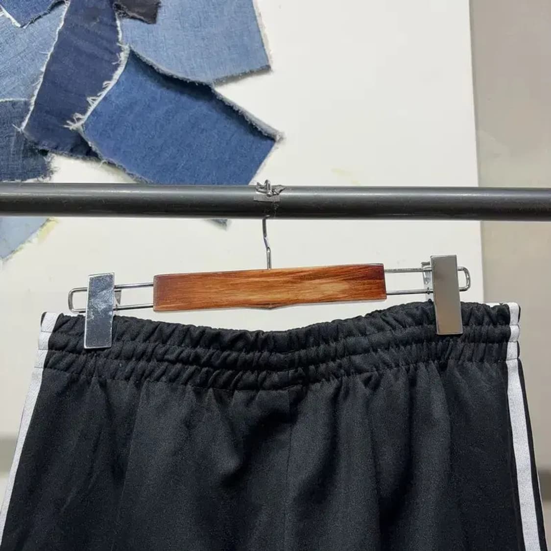 (30~32인치) 아디다스 캐주얼 밴딩 검흰 조거팬츠 츄리닝바지 상품이미지4