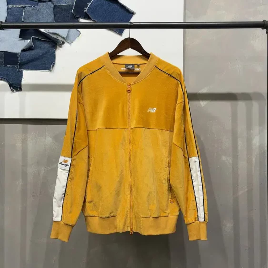 (105) 뉴발란스 스트릿 캐주얼 벨벳 코듀로이 집업 저지 자켓 상품이미지1