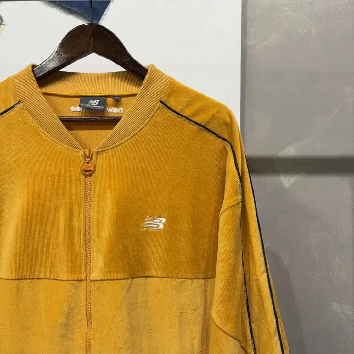 (105) 뉴발란스 스트릿 캐주얼 벨벳 코듀로이 집업 저지 자켓 상품이미지3