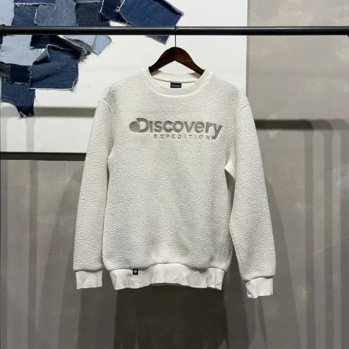 (90) 디스커버리 아웃도어 뽀글이 후리스 맨투맨 긴팔 티 상품이미지1