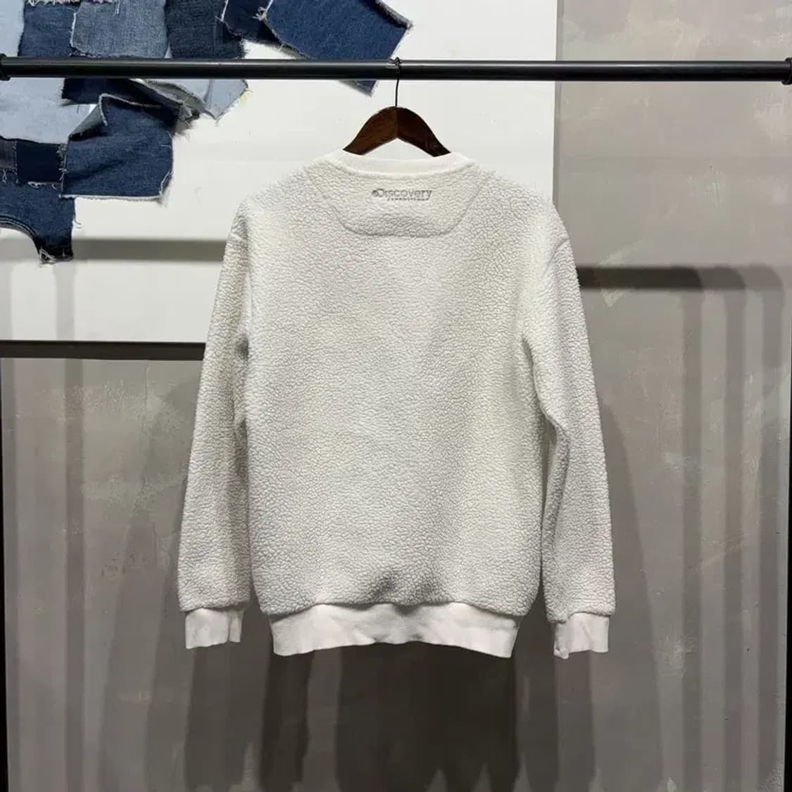 (90) 디스커버리 아웃도어 뽀글이 후리스 맨투맨 긴팔 티 상품이미지4