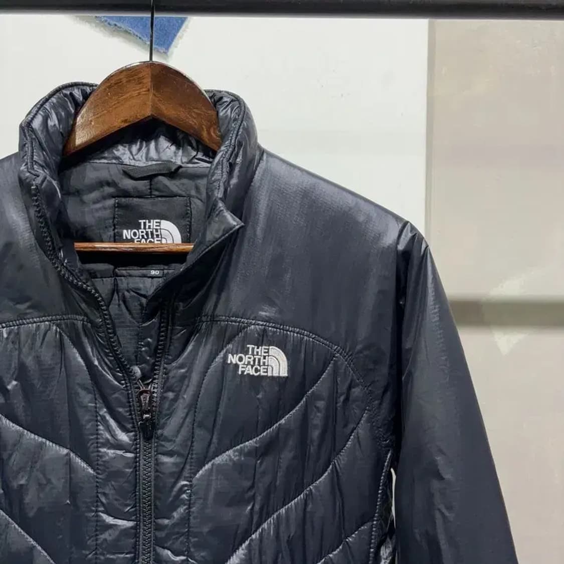 (90) 노스페이스 여성 등산 아웃도어 경량패딩 자켓 상품이미지3