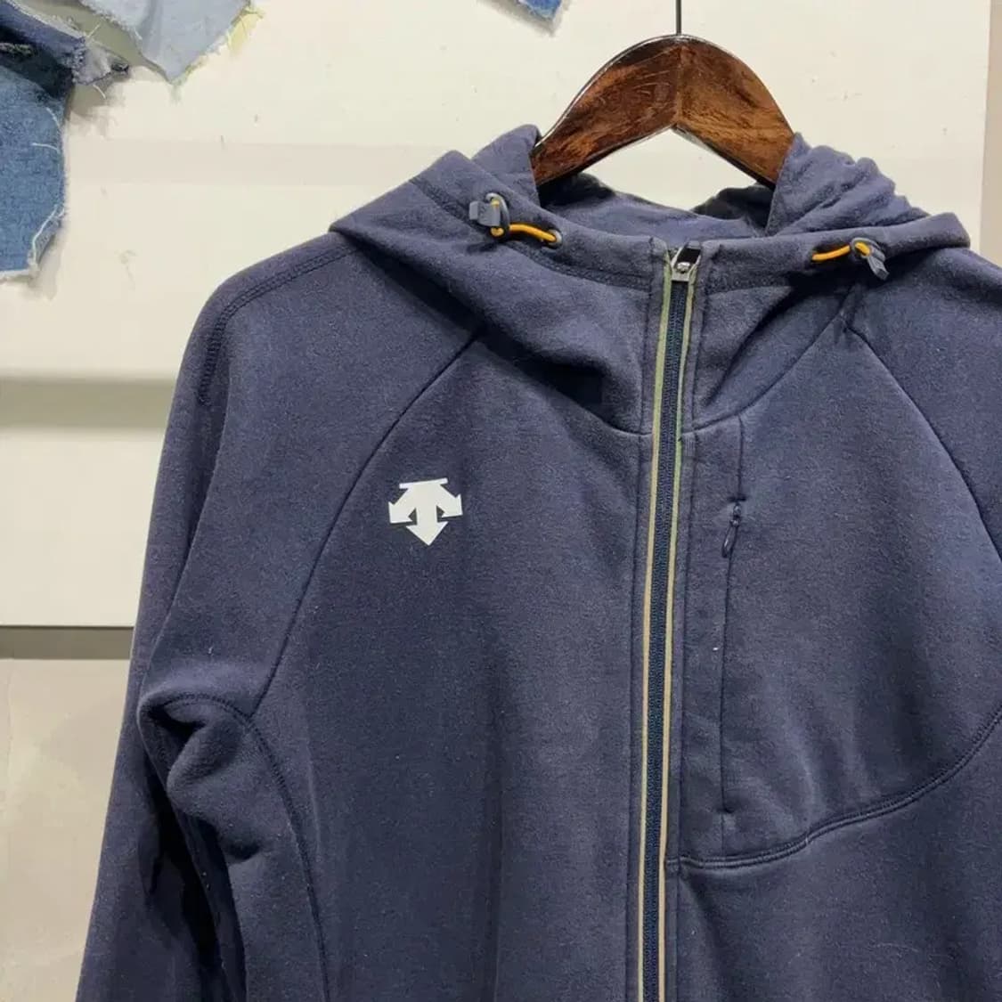 (100) 데상트 운동 스포츠 프린팅 후드집업 자켓 상품이미지3