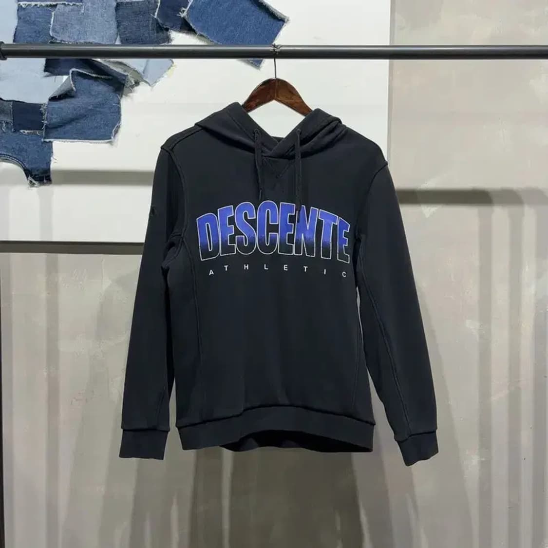 (95) 데상트 캐주얼 프린팅 기모 후드티 상품이미지1