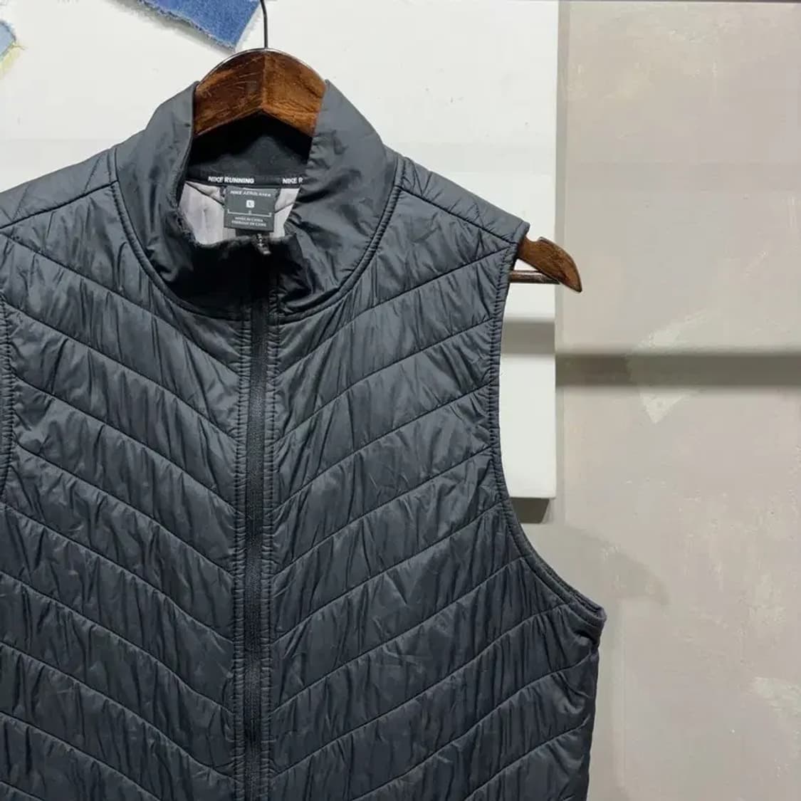 (100) 나이키 런닝 스포츠 에어로 경량 패딩조끼 상품이미지3