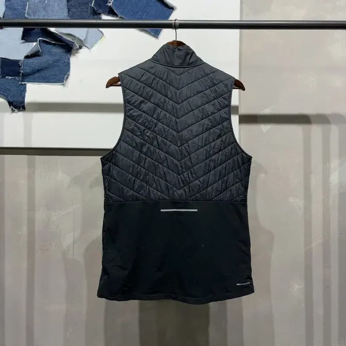 (100) 나이키 런닝 스포츠 에어로 경량 패딩조끼 상품이미지4