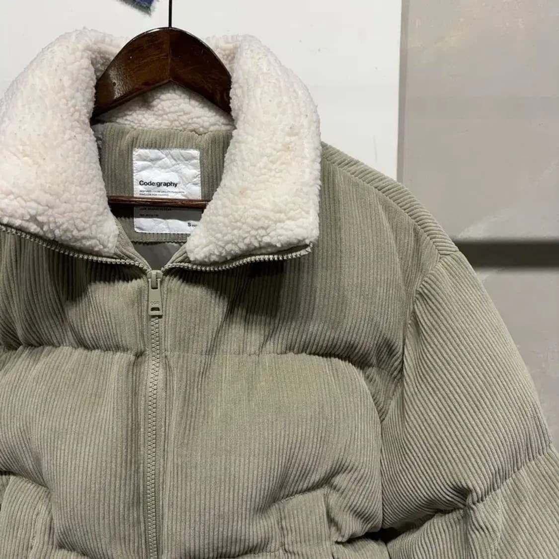 (85) 코드그라피 여성 캐주얼 후리스 코듀로이 패딩 상품이미지3