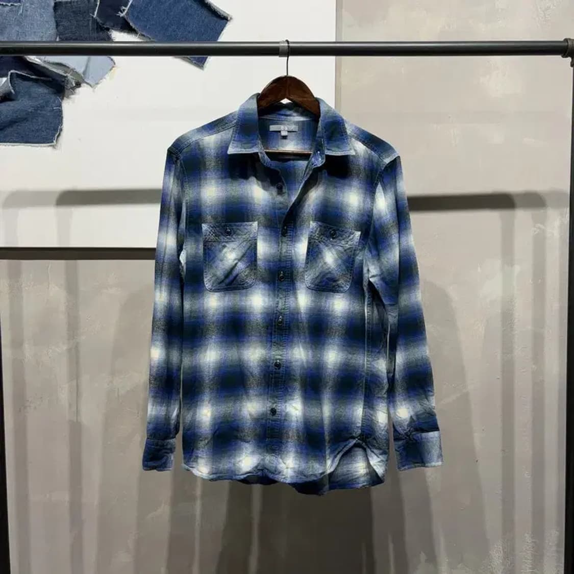 (100) 유니클로 캐주얼 옴브레 투포켓 체크 셔츠 상품이미지1