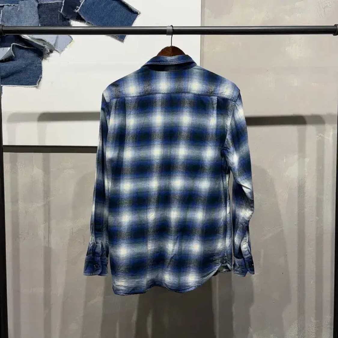 (100) 유니클로 캐주얼 옴브레 투포켓 체크 셔츠 상품이미지4