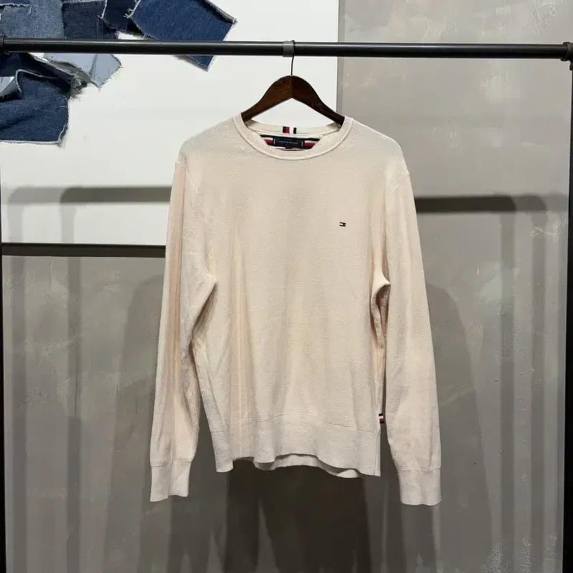 (100) 타미힐피거 캐주얼 클래식 자수 라운드 니트 상품이미지1